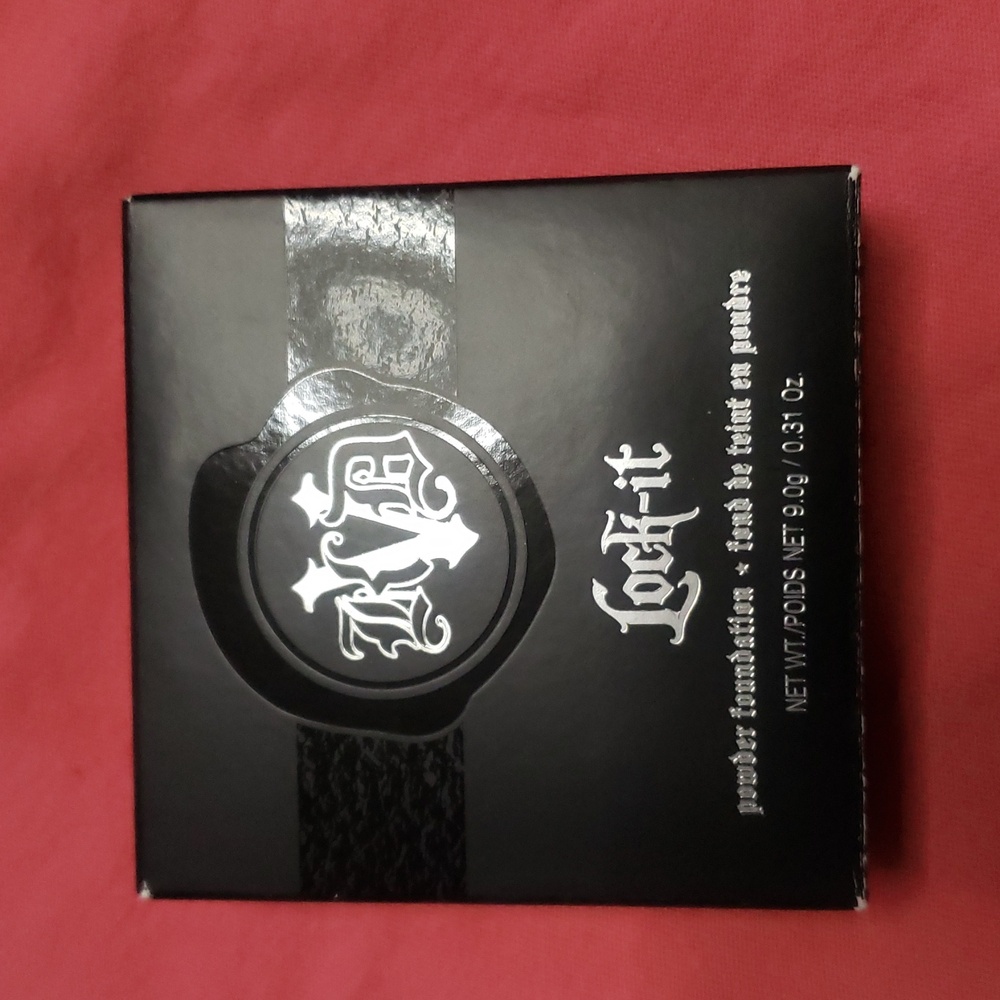KVD Beauty Lock-It Powder Foundation - Black